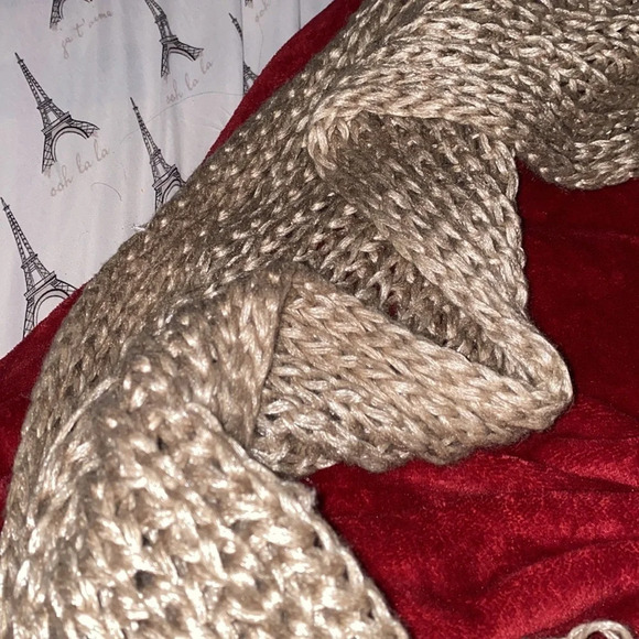 Calvin Klein gold ribbed knit scarf - Picture 10 of 17